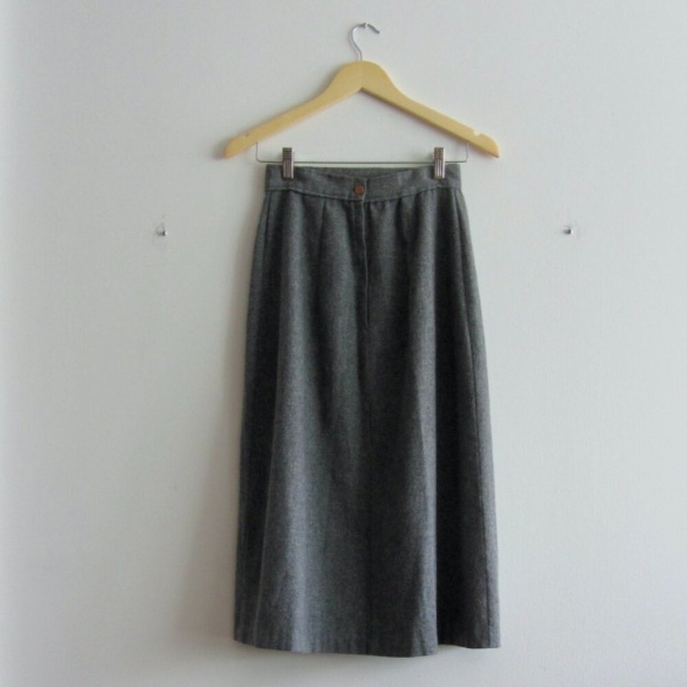 Charcoal gray A-line midi skirt 🖤